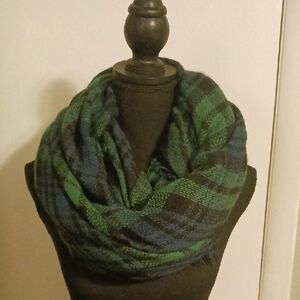 Special 2 For $25Modcloth Plaid blanket MENTION DISCOUNT IN BUNDLE